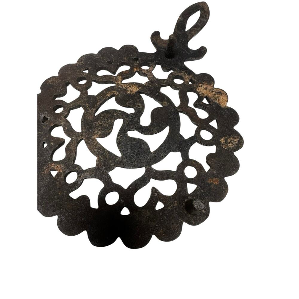 Vintage Cast Iron Trivet With Handle Round Pierced Farmhouse‎ Kitchen Decor - Picture 4 of 4